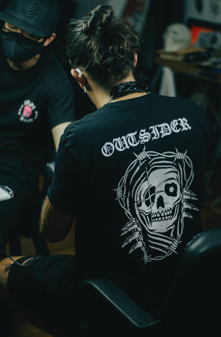 OUTSIDER - negra